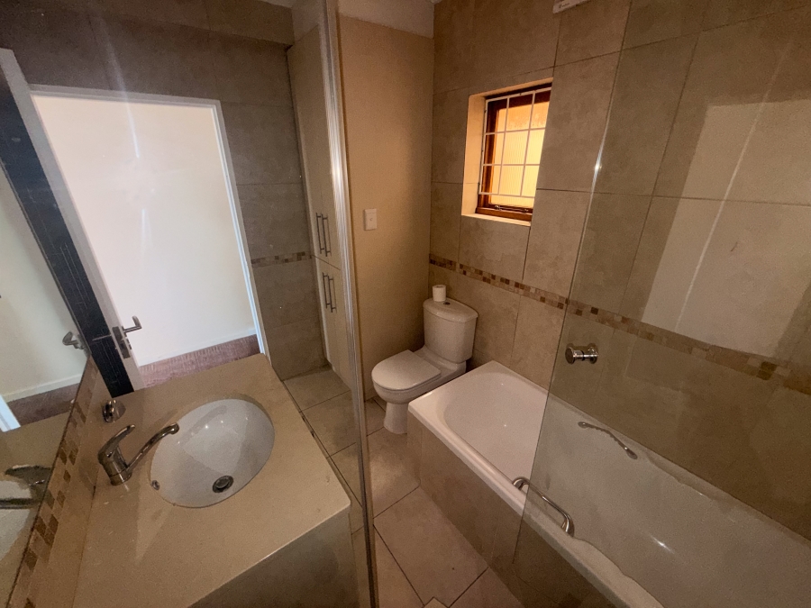 3 Bedroom Property for Sale in Sea Point Western Cape
